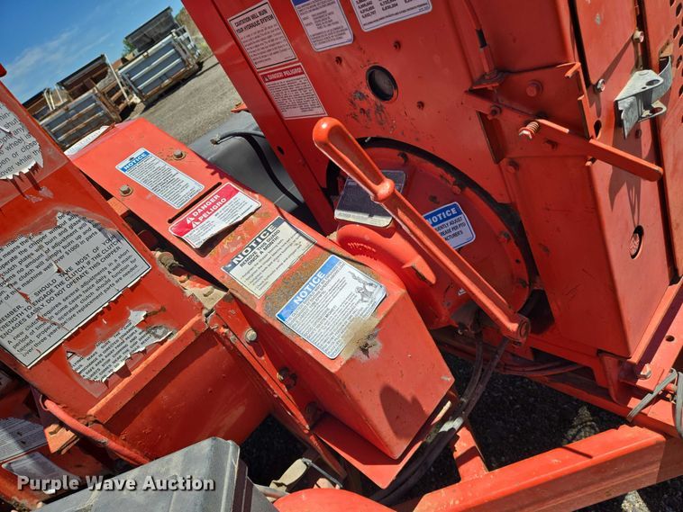 image for item EO0898 1997 Brush Bandit 200 XP wood chipper