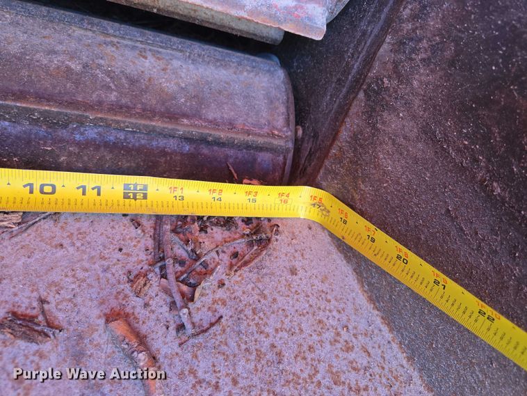 image for item EO0898 1997 Brush Bandit 200 XP wood chipper