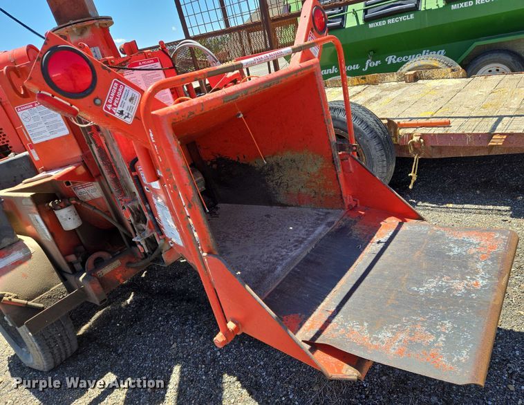 image for item EO0898 1997 Brush Bandit 200 XP wood chipper