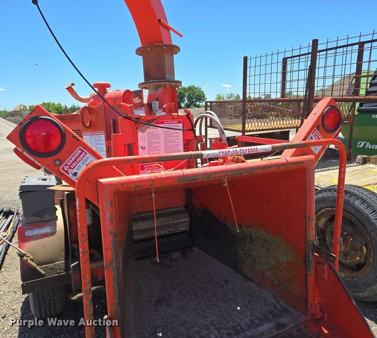 image for item EO0898 1997 Brush Bandit 200 XP wood chipper