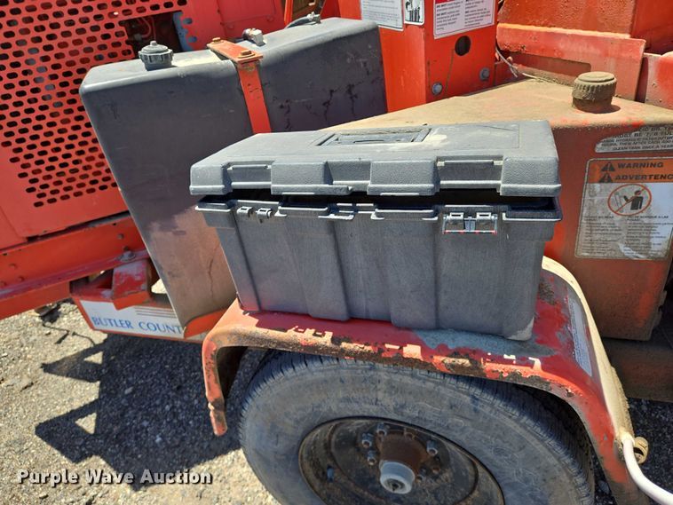 image for item EO0898 1997 Brush Bandit 200 XP wood chipper