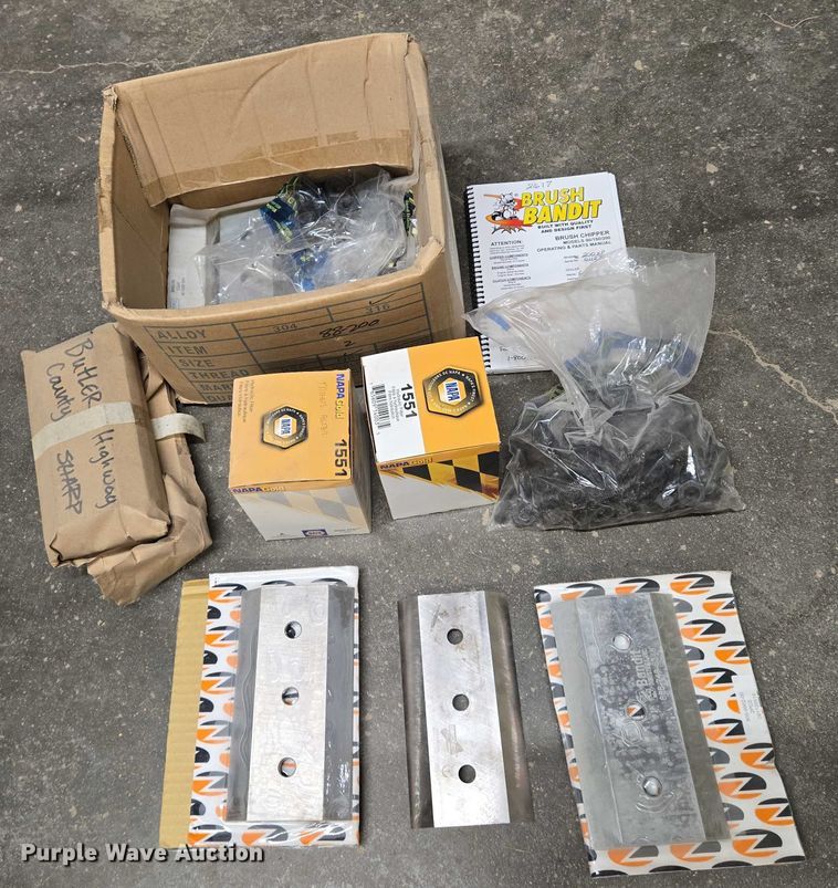 image for item EO0898 1997 Brush Bandit 200 XP wood chipper