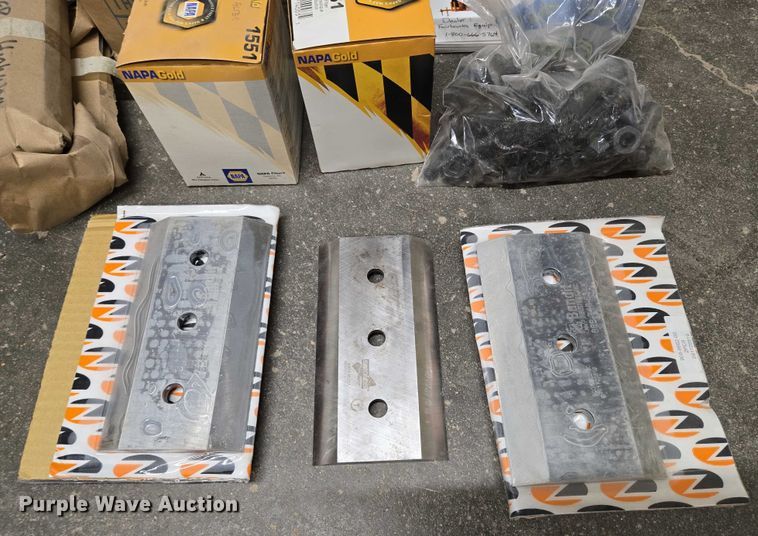 image for item EO0898 1997 Brush Bandit 200 XP wood chipper