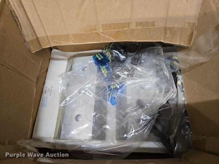 image for item EO0898 1997 Brush Bandit 200 XP wood chipper