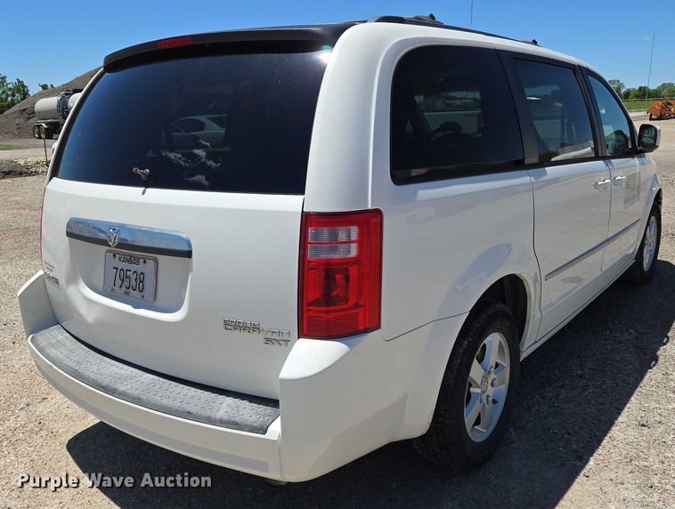 image for item EO0902 2010 Dodge Grand Caravan SXT van