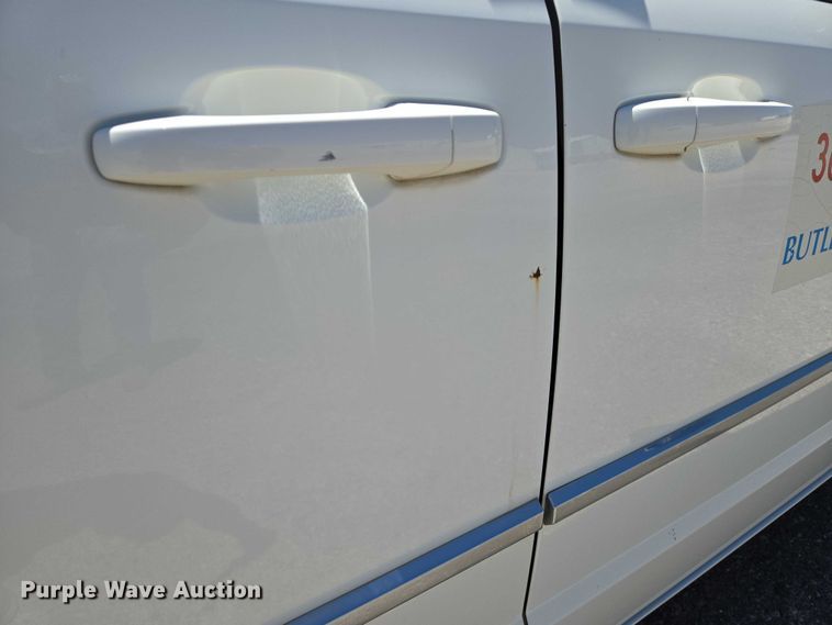 image for item EO0902 2010 Dodge Grand Caravan SXT van