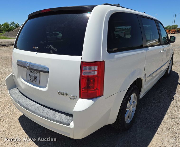 image for item EO0902 2010 Dodge Grand Caravan SXT van