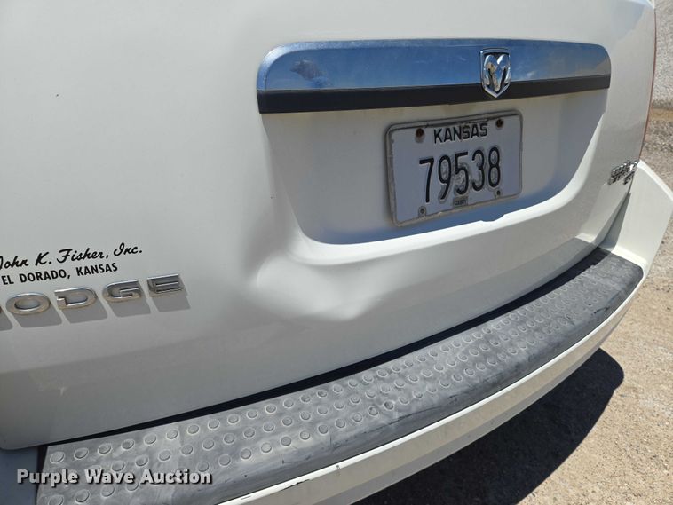 image for item EO0902 2010 Dodge Grand Caravan SXT van