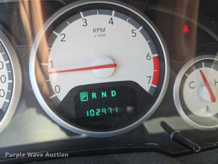 image for item EO0902 2010 Dodge Grand Caravan SXT van