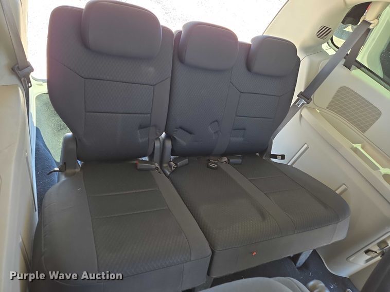 image for item EO0902 2010 Dodge Grand Caravan SXT van