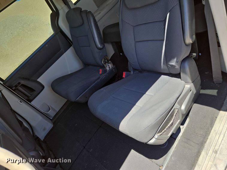 image for item EO0902 2010 Dodge Grand Caravan SXT van