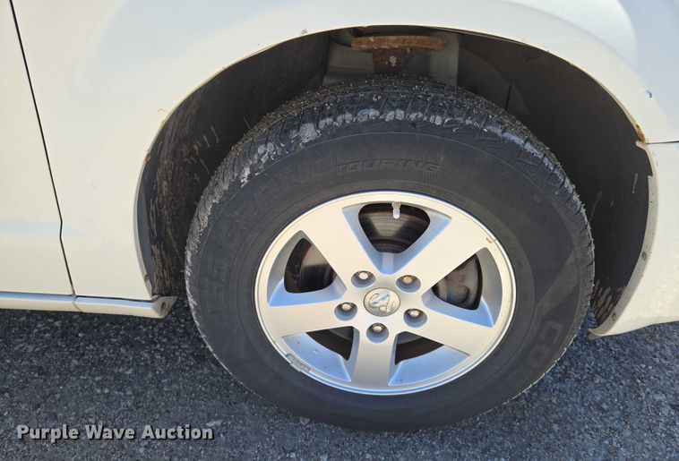 image for item EO0902 2010 Dodge Grand Caravan SXT van