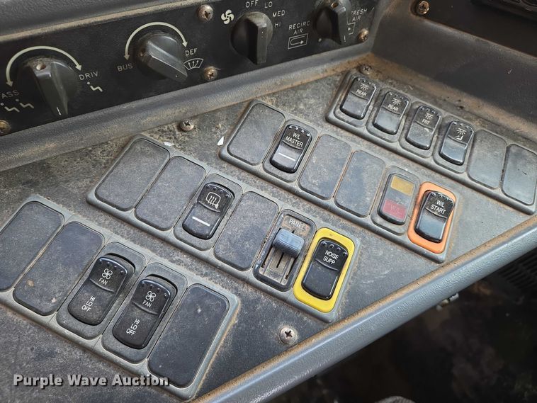 image for item EO0930 2013 Bluebird Vision school bus