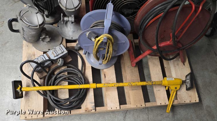 image for item EO1010 Tools