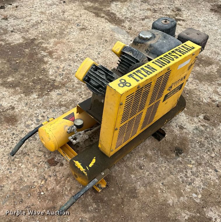 image for item EQ4819 Titan Industrial equipment