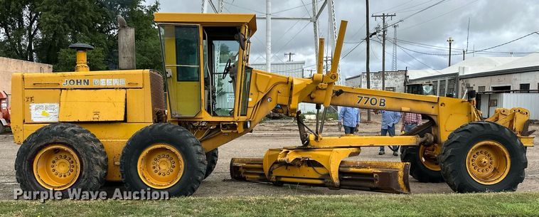 image for item EQ4828 1987 John Deere 770B motor grader