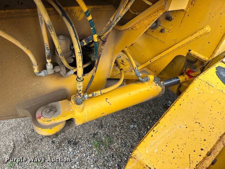 image for item EQ4828 1987 John Deere 770B motor grader