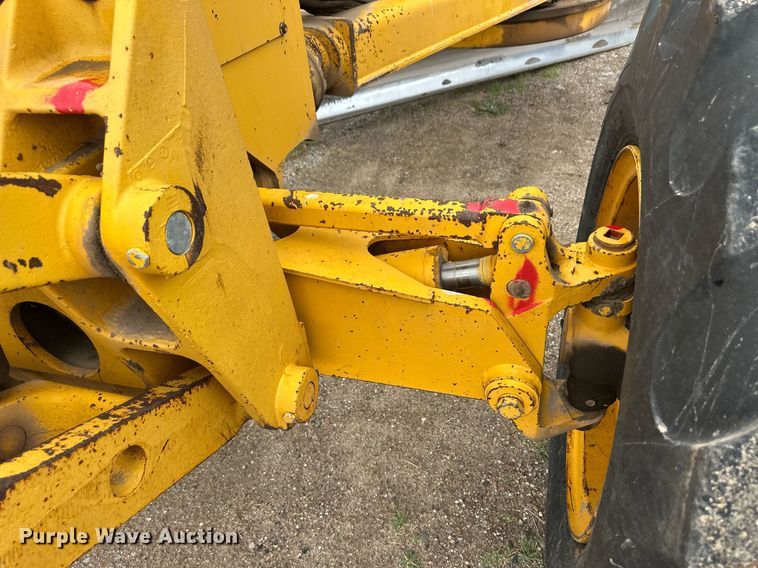 image for item EQ4828 1987 John Deere 770B motor grader