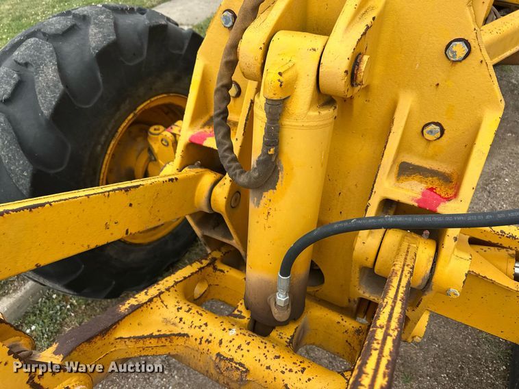 image for item EQ4828 1987 John Deere 770B motor grader