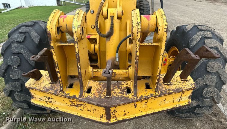 image for item EQ4828 1987 John Deere 770B motor grader