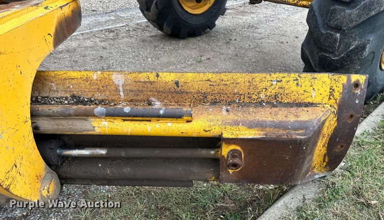 image for item EQ4828 1987 John Deere 770B motor grader