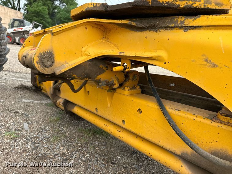 image for item EQ4828 1987 John Deere 770B motor grader