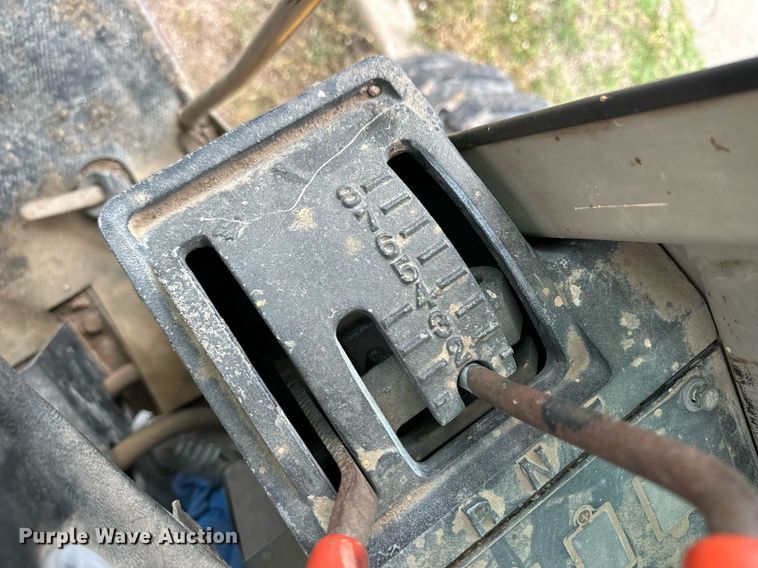 image for item EQ4828 1987 John Deere 770B motor grader