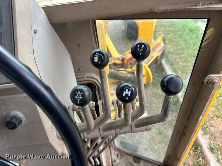 image for item EQ4828 1987 John Deere 770B motor grader