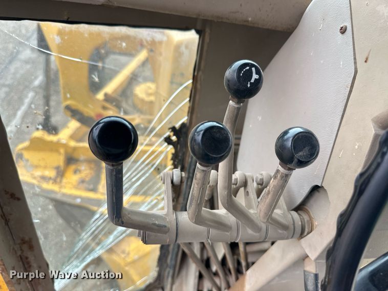 image for item EQ4828 1987 John Deere 770B motor grader