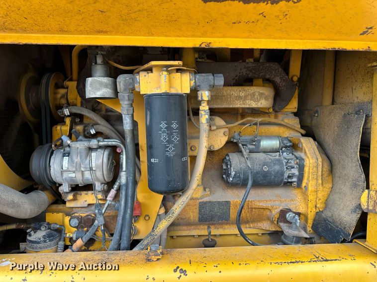 image for item EQ4828 1987 John Deere 770B motor grader