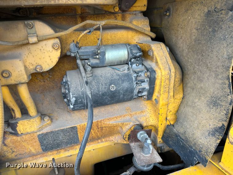 image for item EQ4828 1987 John Deere 770B motor grader