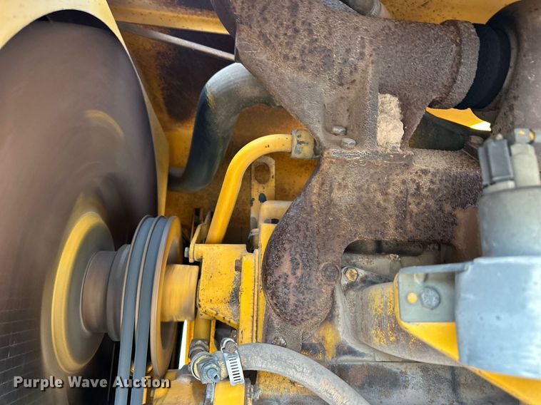 image for item EQ4828 1987 John Deere 770B motor grader