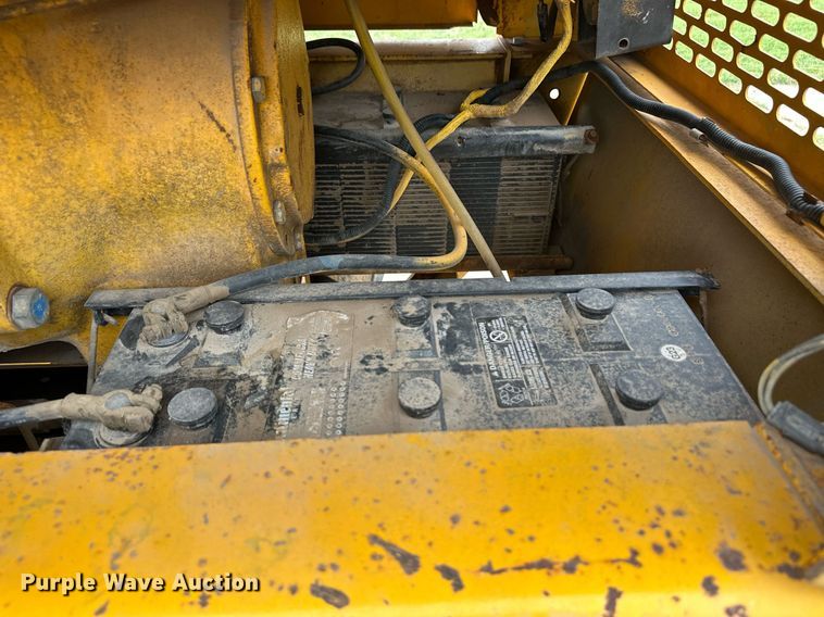 image for item EQ4828 1987 John Deere 770B motor grader