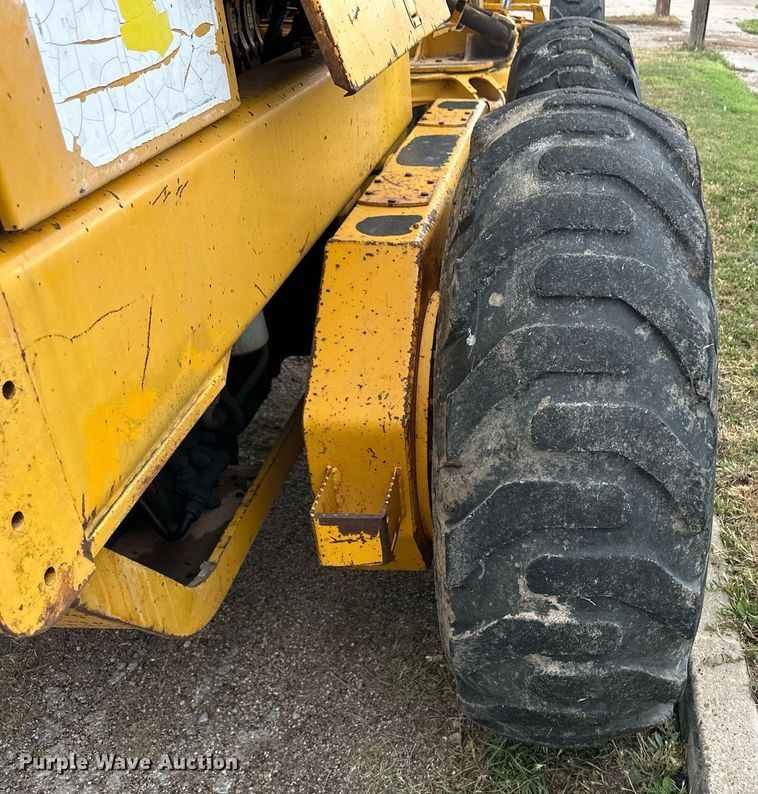 image for item EQ4828 1987 John Deere 770B motor grader