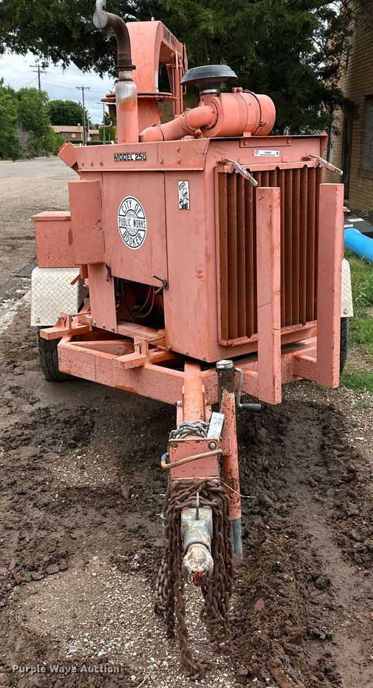 image for item EQ4830 Bandit 250 wood chipper