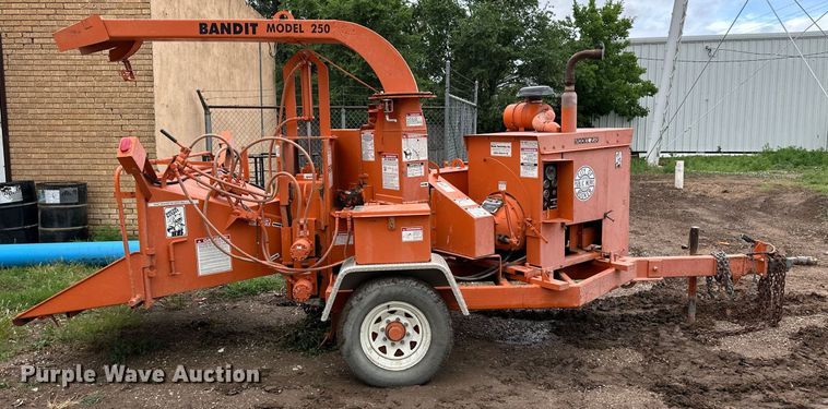 image for item EQ4830 Bandit 250 wood chipper