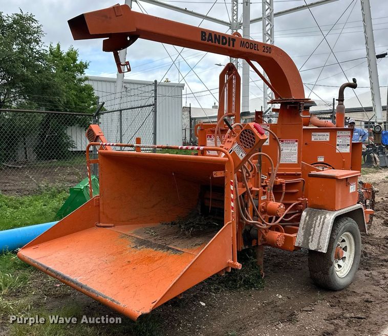 image for item EQ4830 Bandit 250 wood chipper