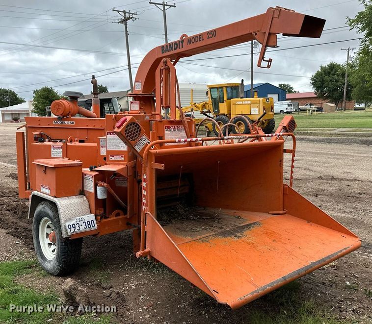 image for item EQ4830 Bandit 250 wood chipper