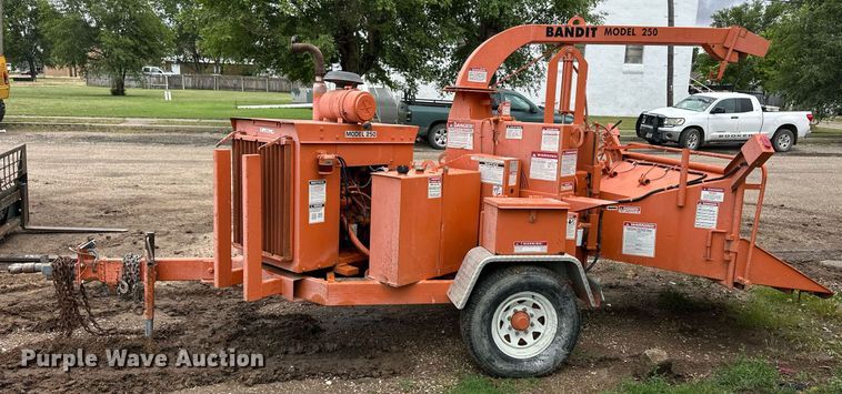 image for item EQ4830 Bandit 250 wood chipper