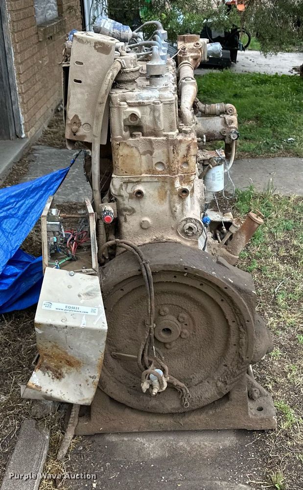 image for item EQ4831 1998 Cummins G855  Irrigation pump engine