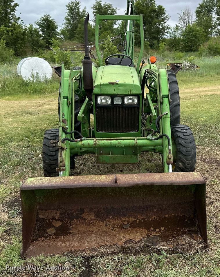 image for item EQ4841 John Deere 950 MFWD tractor