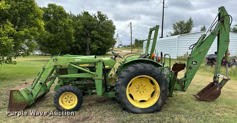 image for item EQ4841 John Deere 950 MFWD tractor