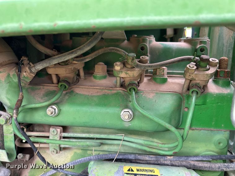 image for item EQ4841 John Deere 950 MFWD tractor