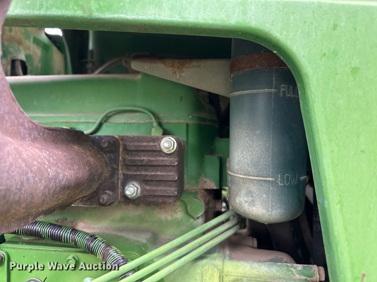 image for item EQ4841 John Deere 950 MFWD tractor