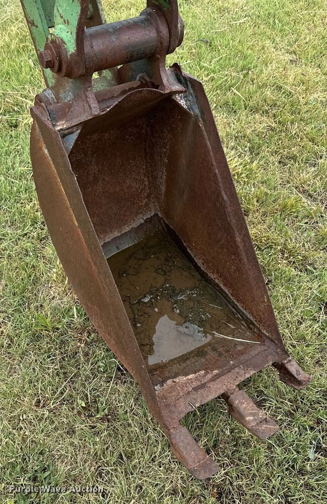 image for item EQ4841 John Deere 950 MFWD tractor