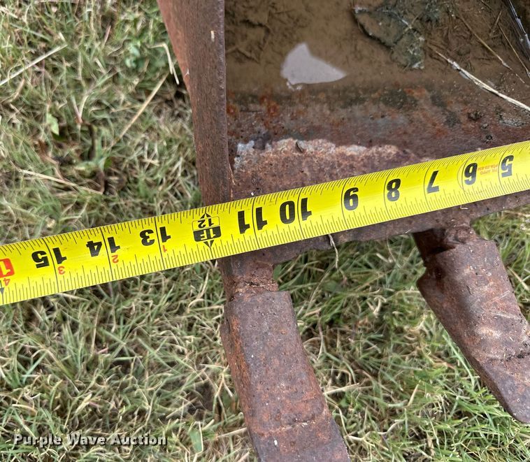 image for item EQ4841 John Deere 950 MFWD tractor