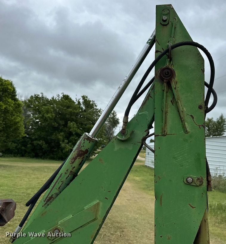 image for item EQ4841 John Deere 950 MFWD tractor