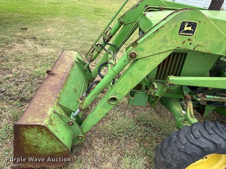 image for item EQ4841 John Deere 950 MFWD tractor