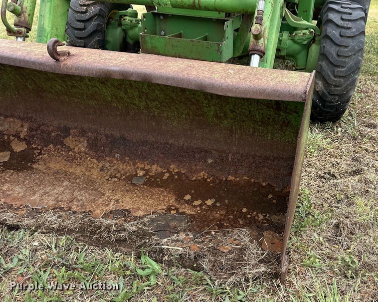 image for item EQ4841 John Deere 950 MFWD tractor