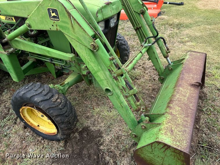 image for item EQ4841 John Deere 950 MFWD tractor